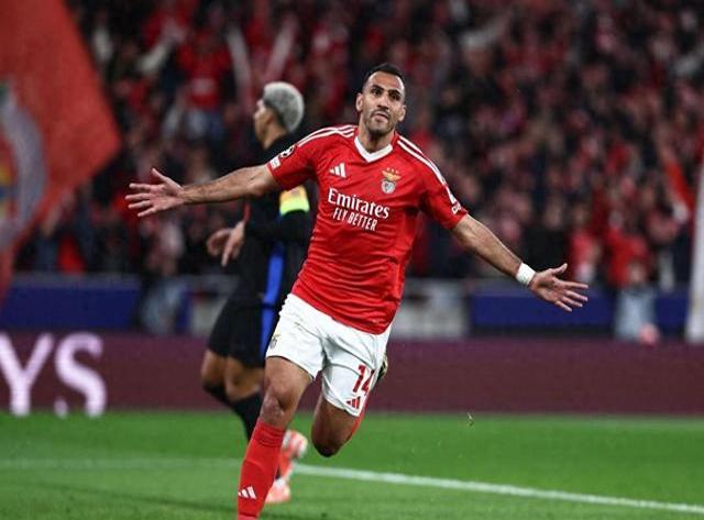 皇冠在线网页版登录入口-巴萨压哨绝杀海港，全场沸腾！经典一战再现传奇